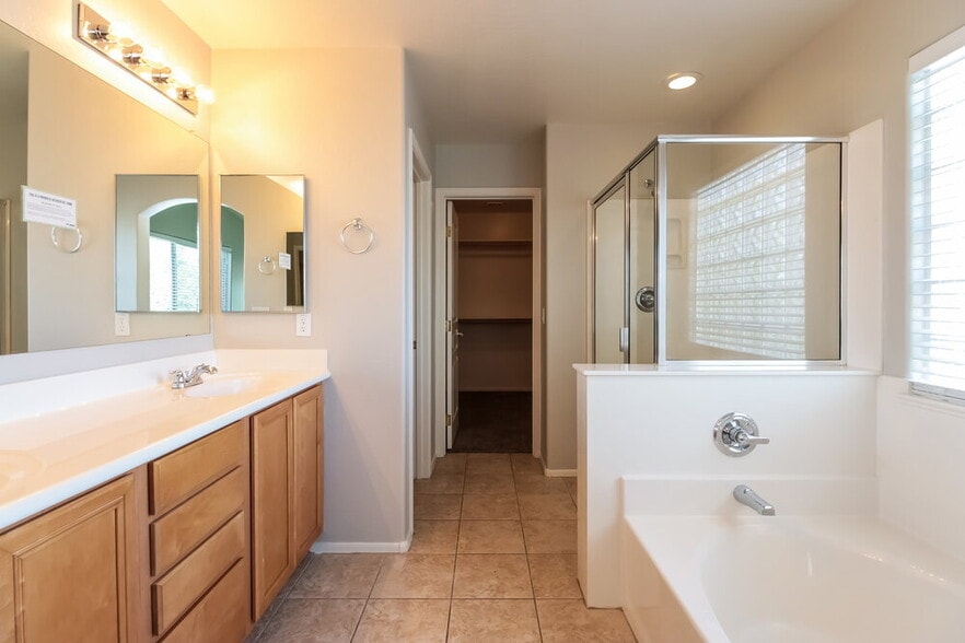 Building Photo - 3636 W South Butte Rd