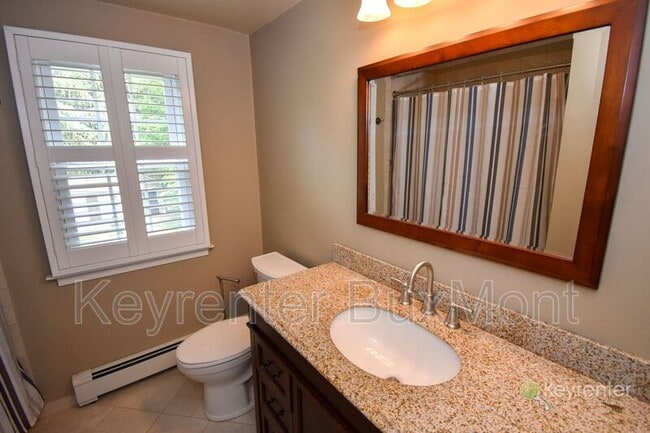 Building Photo - 5 Cedar Woods Dr