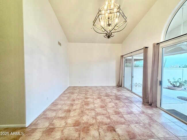 Building Photo - 11627 E Bella Vista Dr