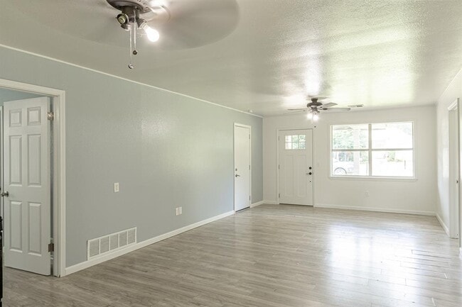 Building Photo - 124 W Brule St