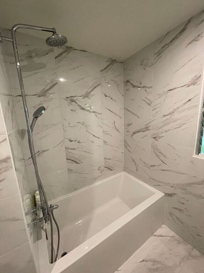 Building Photo - Fully Furnished Lanikai Beach Oasis — 3BR/...