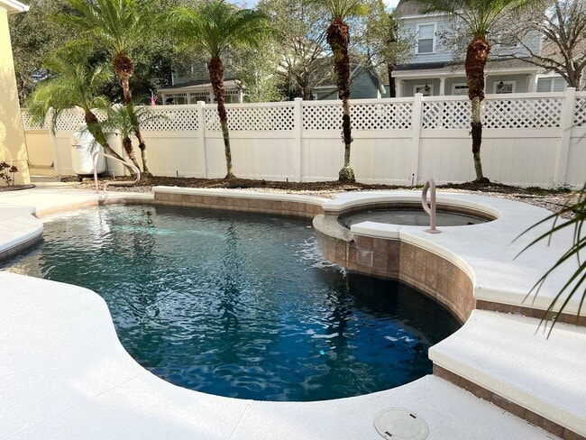 Building Photo - 204 Reserve Place