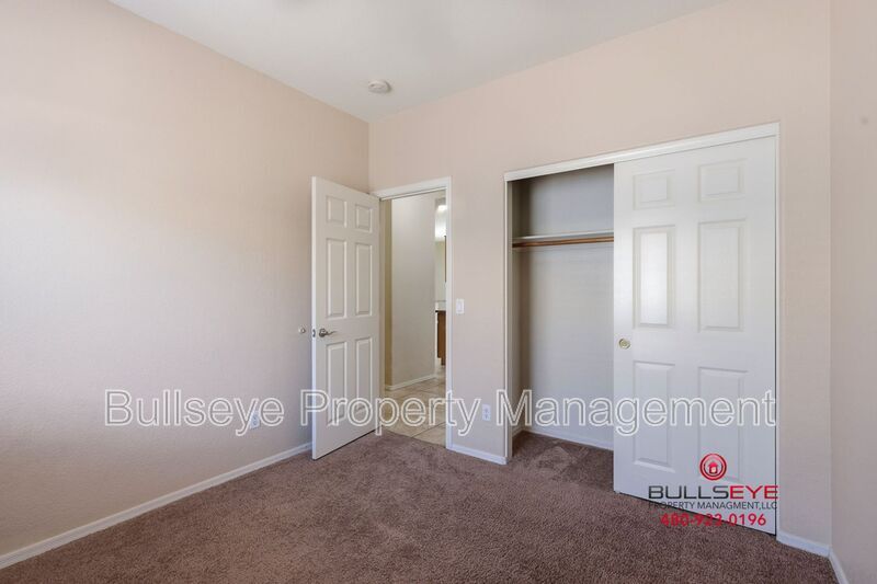 Building Photo - 3736 E Woodside Way