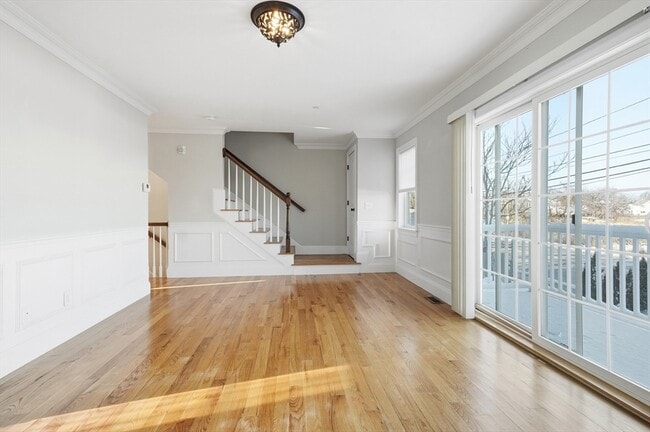 Building Photo - 597 Sea St