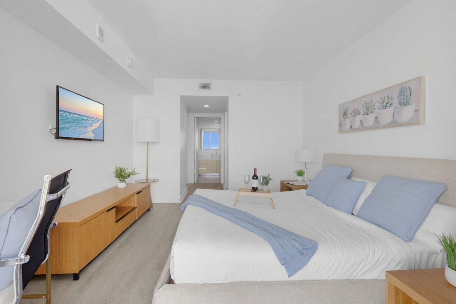 Building Photo - 1180 E Hallandale Beach Blvd