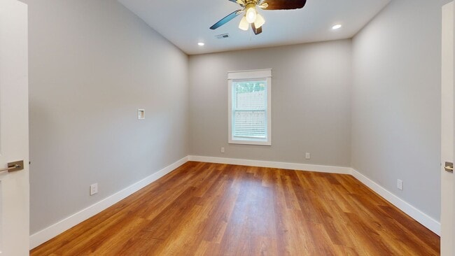Building Photo - 1726 Forest Ave