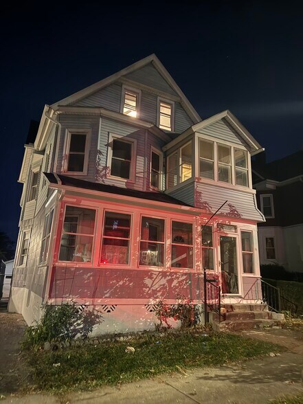 Building Photo - 72 Palmer Ave