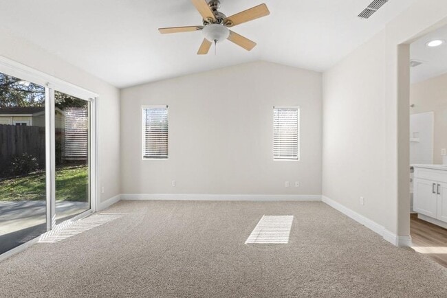 Building Photo - Gorgeous 3 Bedroom In Desired Natomas Park...