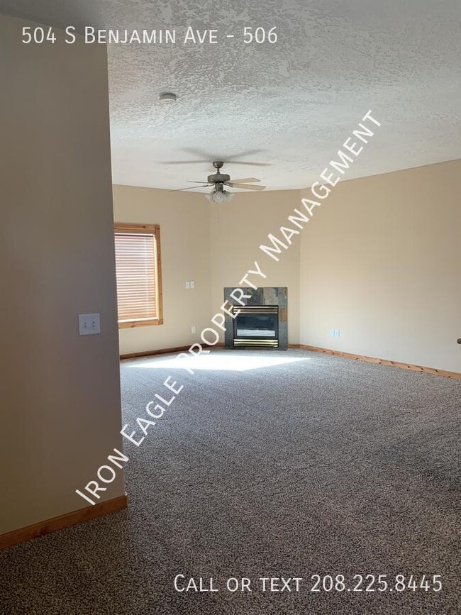 Building Photo - 504 S Benjamin Ave