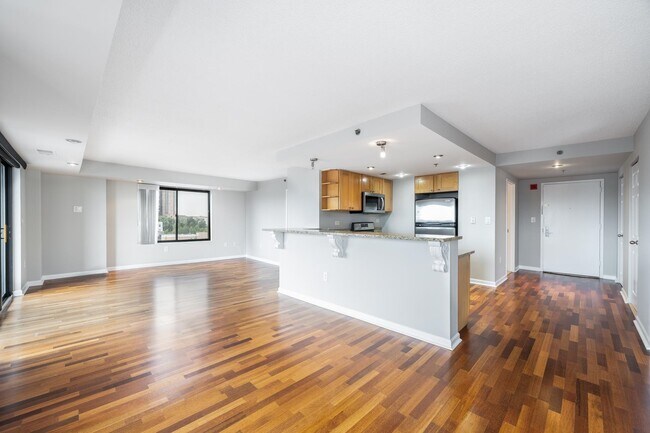 Building Photo - 759 2nd St