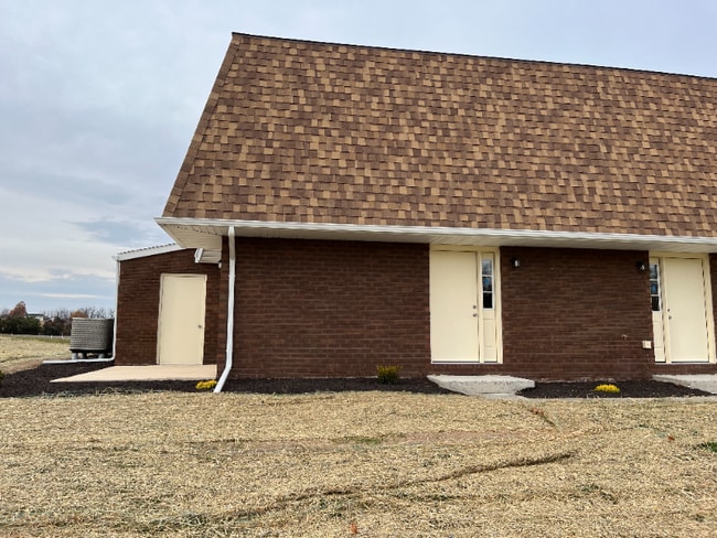 Building Photo - 164 Logan Rd