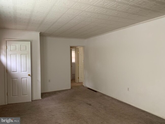 Building Photo - 721 Stouffer Ave