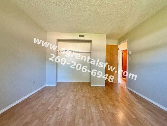 Building Photo - 2 Bedroom Home