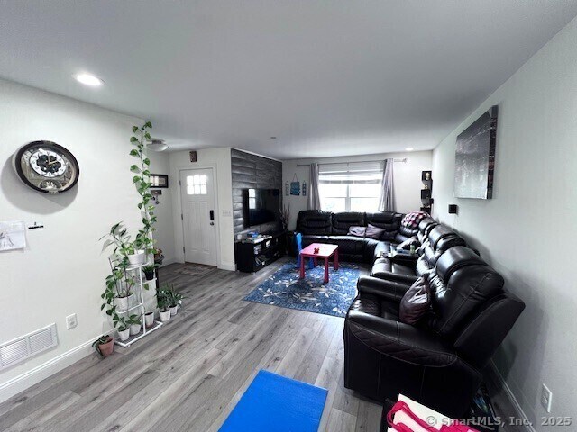 Building Photo - 309 Old Village Cir