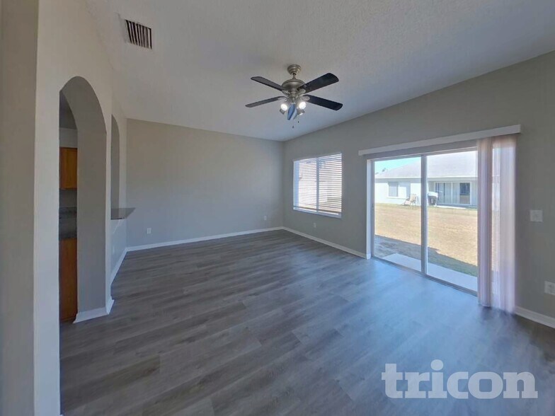 Building Photo - 12603 Longcrest Dr