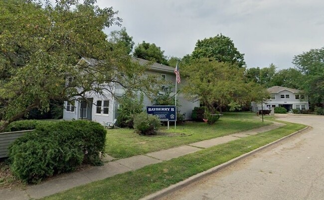 Building Photo - 1405 N Bayberry Ct