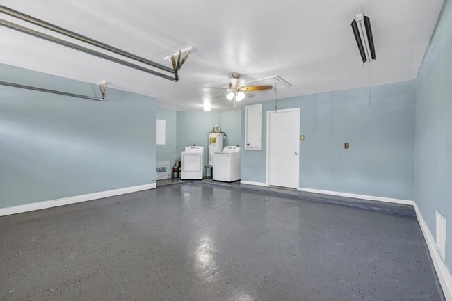 Building Photo - 7431 Ridgeberry Dr