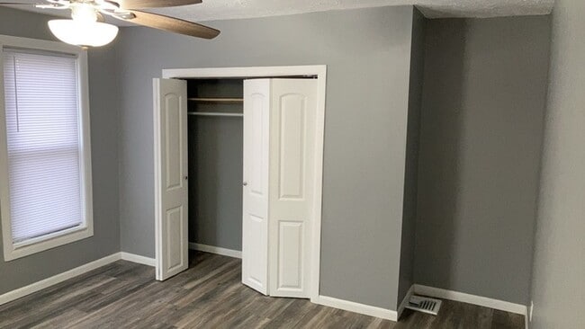 Building Photo - 105 S Irwin St