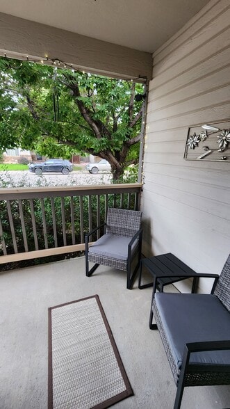 Building Photo - 371 Cardinal Ave