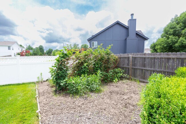 Building Photo - 16131 S Matt Ct