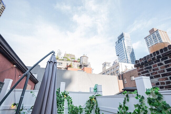 Building Photo - 328 E 74th St