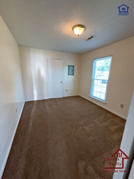 Building Photo - 166 Dogwood Pointe Dr