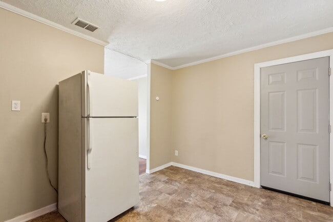 Building Photo - 1254 De Paul Dr