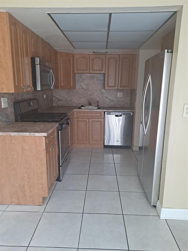 Building Photo - 3026 E Missionwood Cir
