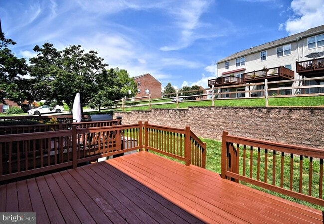 Building Photo - 1055 Balley Dr