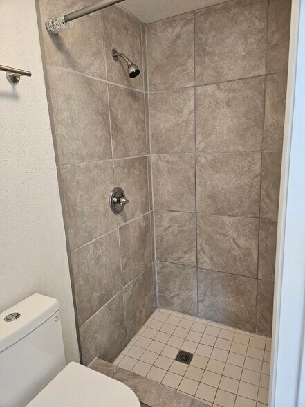 Building Photo - 3710 E Flora St