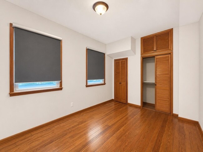 Building Photo - 38 W 53rd St