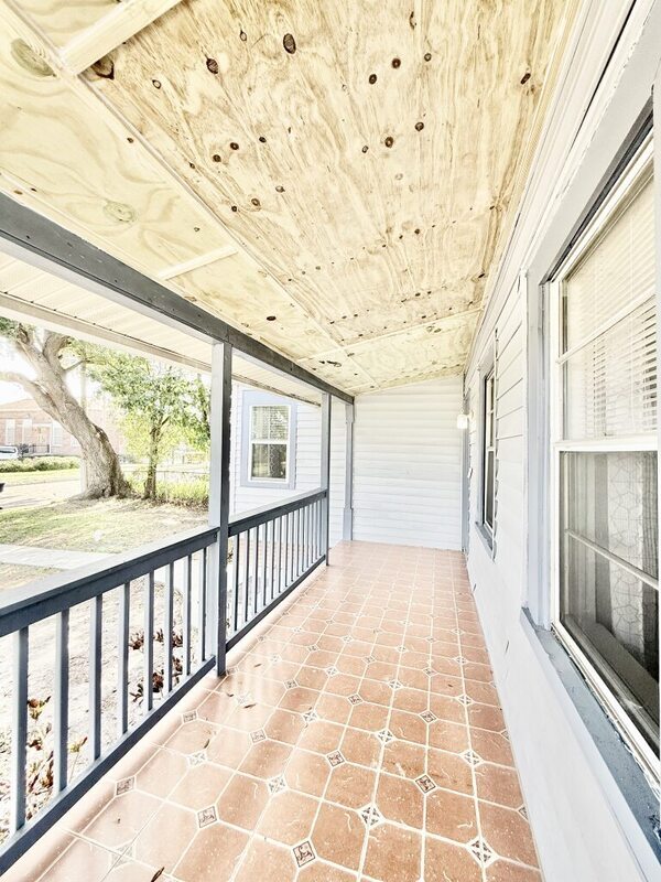 Building Photo - 3308 N Avon Ave