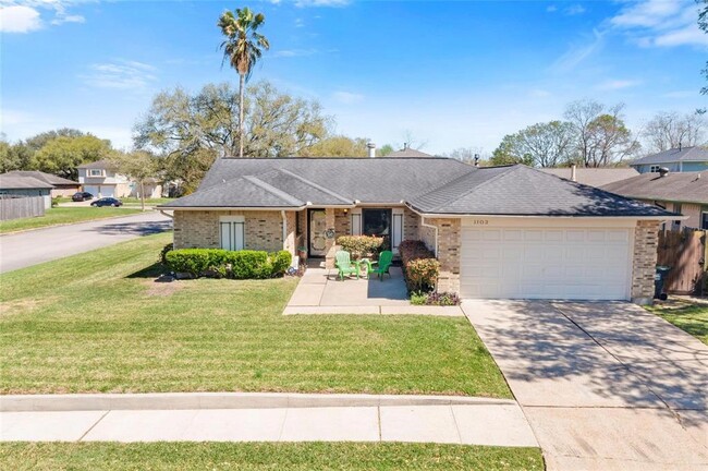 Building Photo - 1103 W Brompton Dr