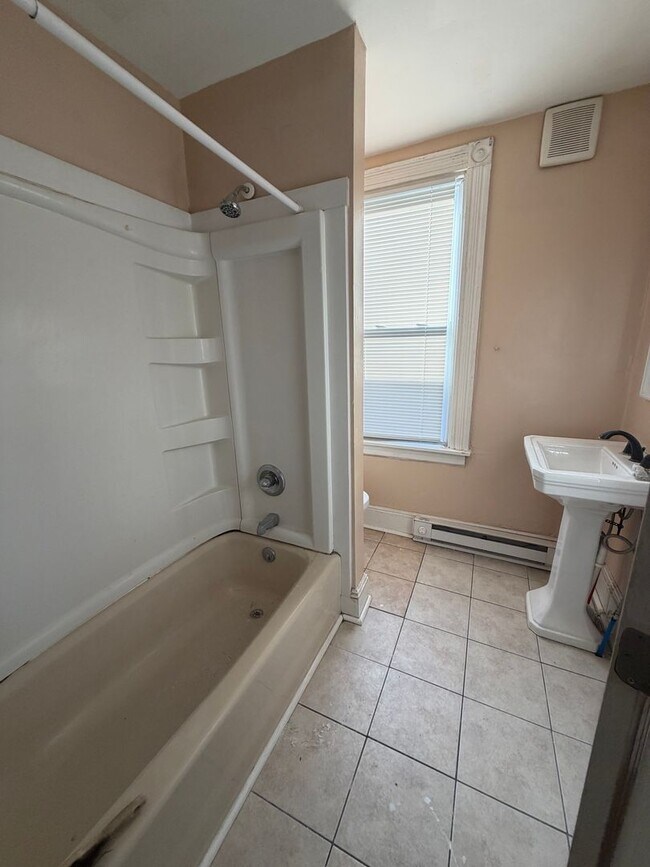 Building Photo - 411 S Prince St