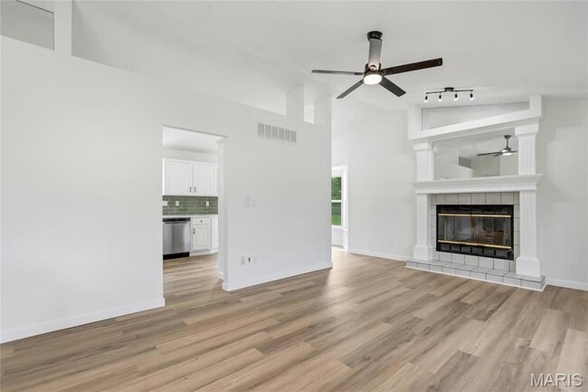 Building Photo - 802 Notre Dame Dr