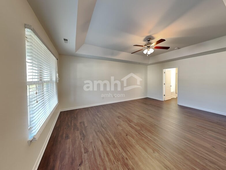 Building Photo - 10522 Shanon Darby Ln