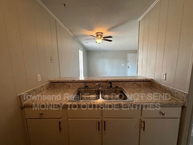 Building Photo - 5858-F Century Oaks Drive