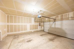 Building Photo - 602 Knopper St