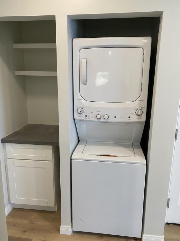 Building Photo - 2955 Columbia St