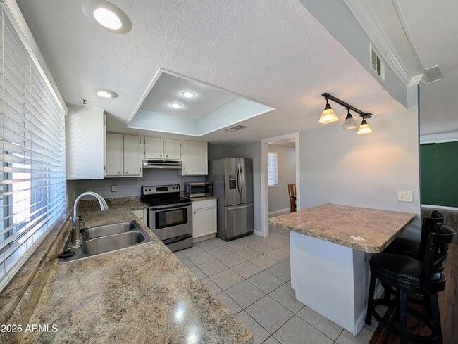 Building Photo - 10044 N 39th Ln