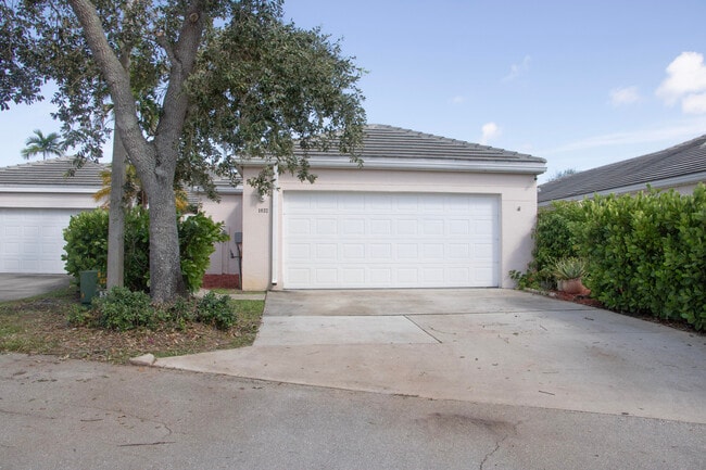 Primary Photo - 1037 Island Manor Dr