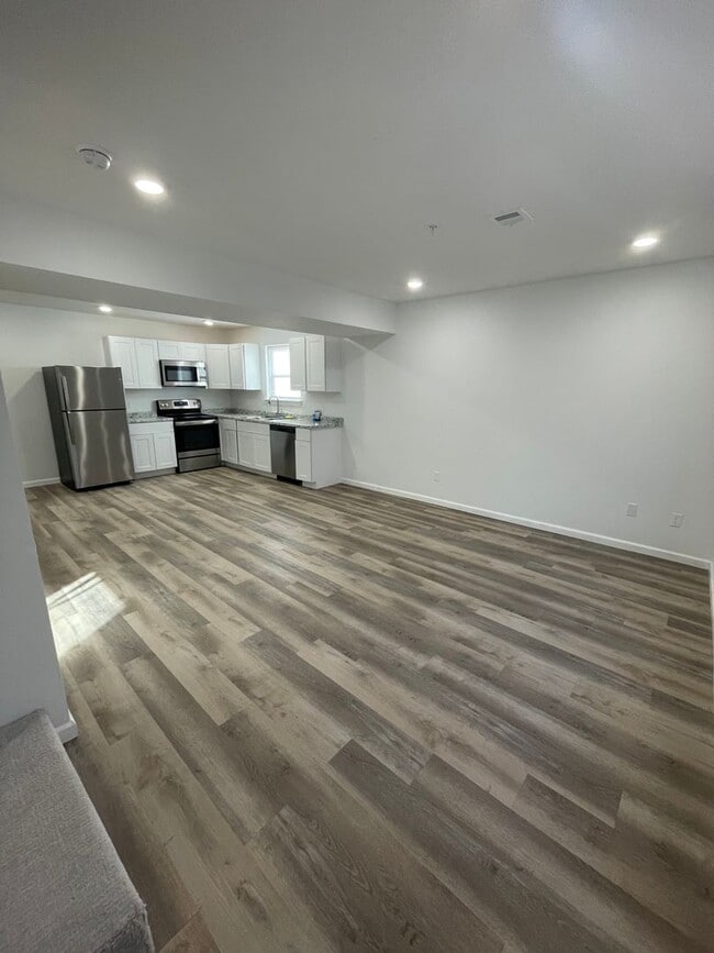 Building Photo - Townhomes Now Available in Strafford MO!