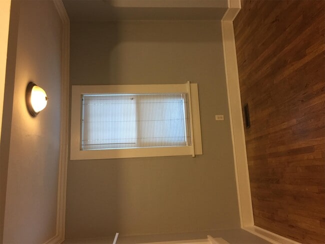 Building Photo - 96 Springdale St