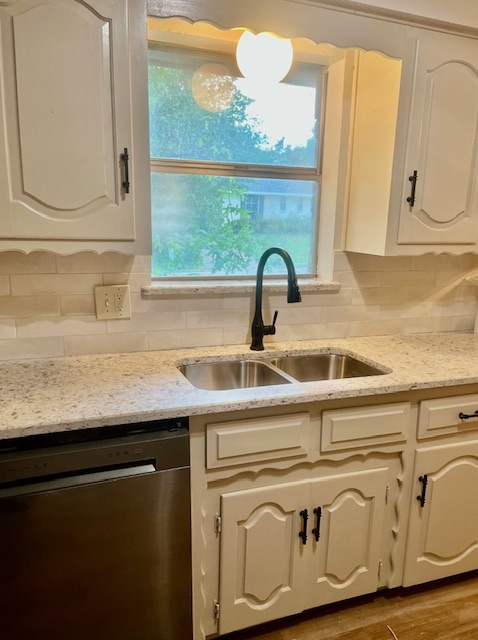 Building Photo - 1105 Briarbrook Dr
