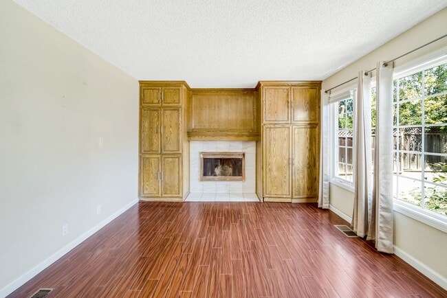 Building Photo - 35216 Wycombe Pl