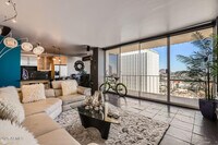 Building Photo - 207 W Clarendon Ave