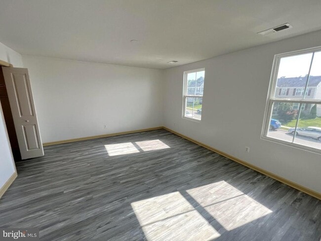 Building Photo - 3215 Pebble Run Dr