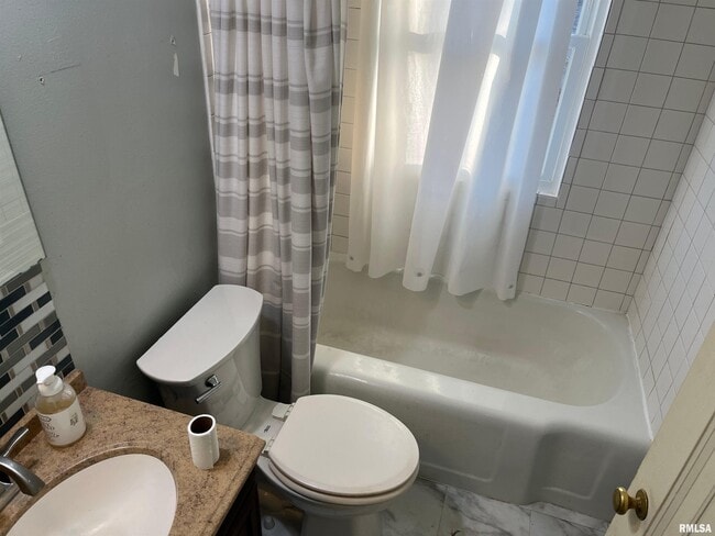 Building Photo - 2304 W Proctor St