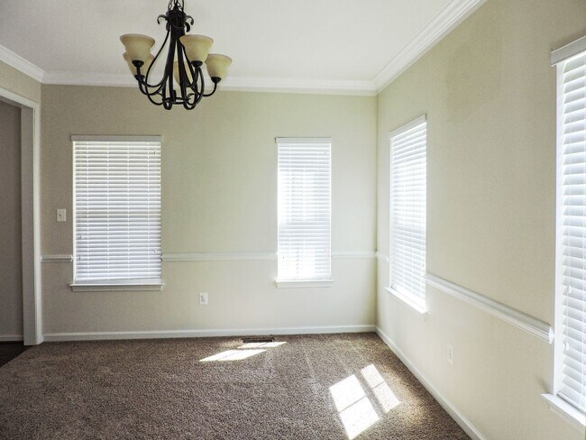 Building Photo - 9166 Beechdale Ct