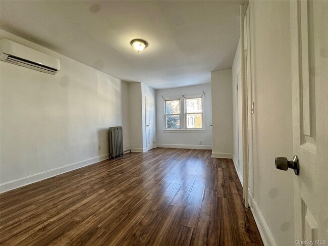 Building Photo - 134 N 7th Ave